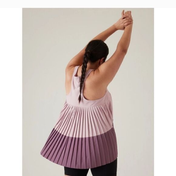 Athleta swing forward pleated tank plum & mauve color block. Size medium… - Picture 2 of 8